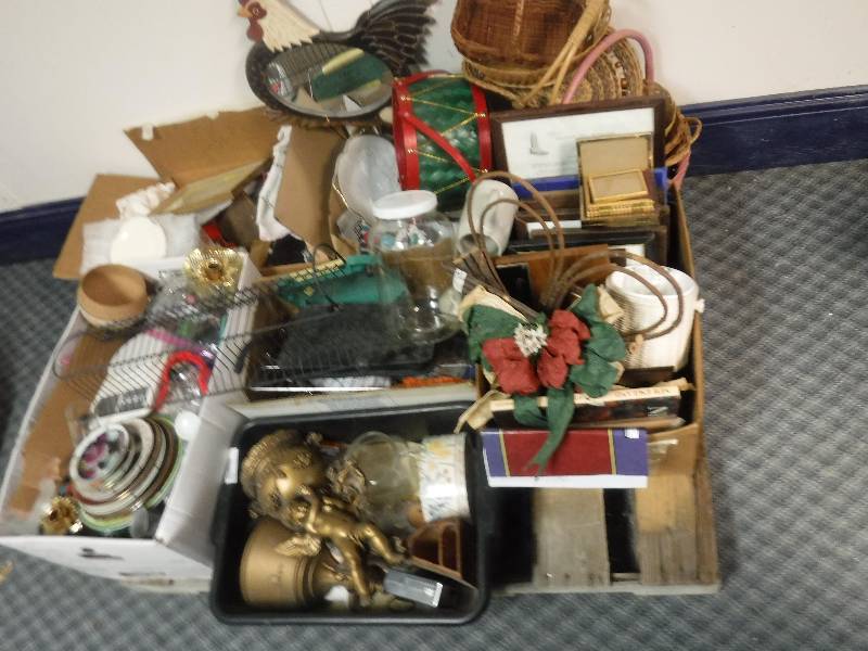 lot 12309 image: Mixed Household Items Pallet Lot #4