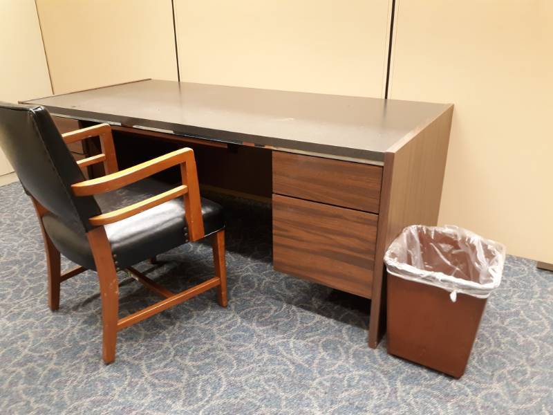 lot 9500 image: Desk, Arm Chair & Wastebasket