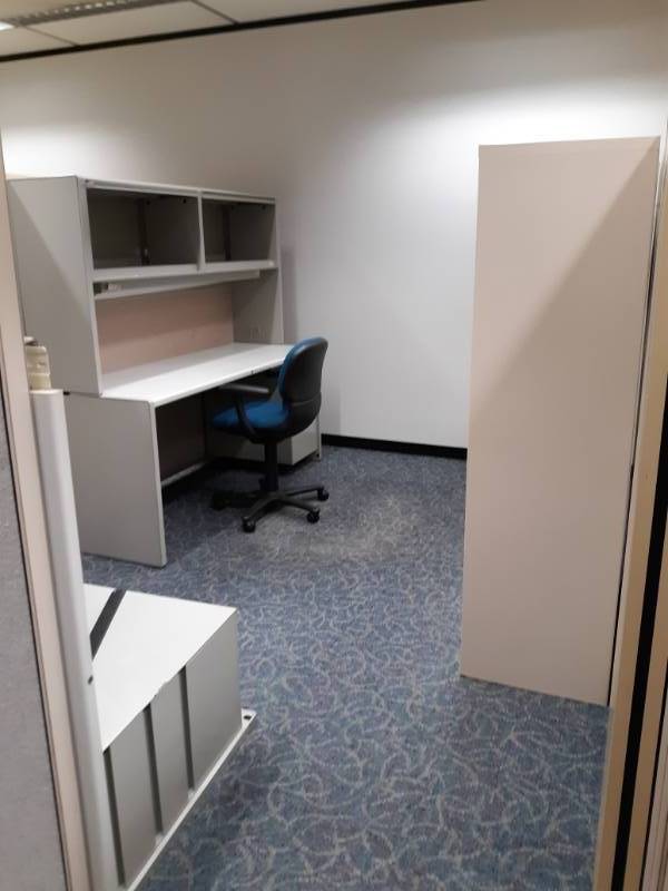 lot 9514 image: Desk w Hutch, Lateral Filing Cabinet, Rolling Office Chair and Desk Extension