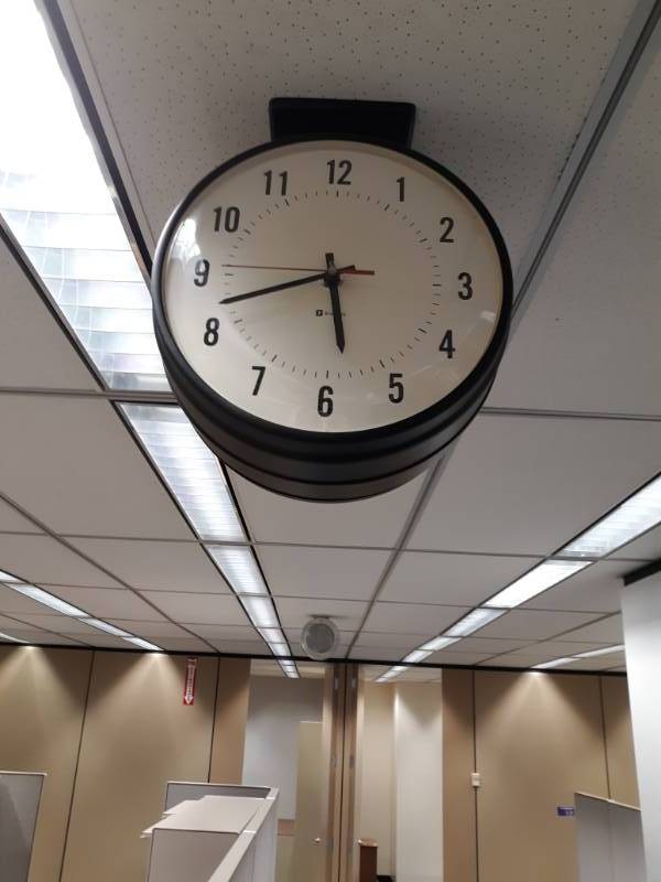 lot 9540 image: Ceiling Mount Clock