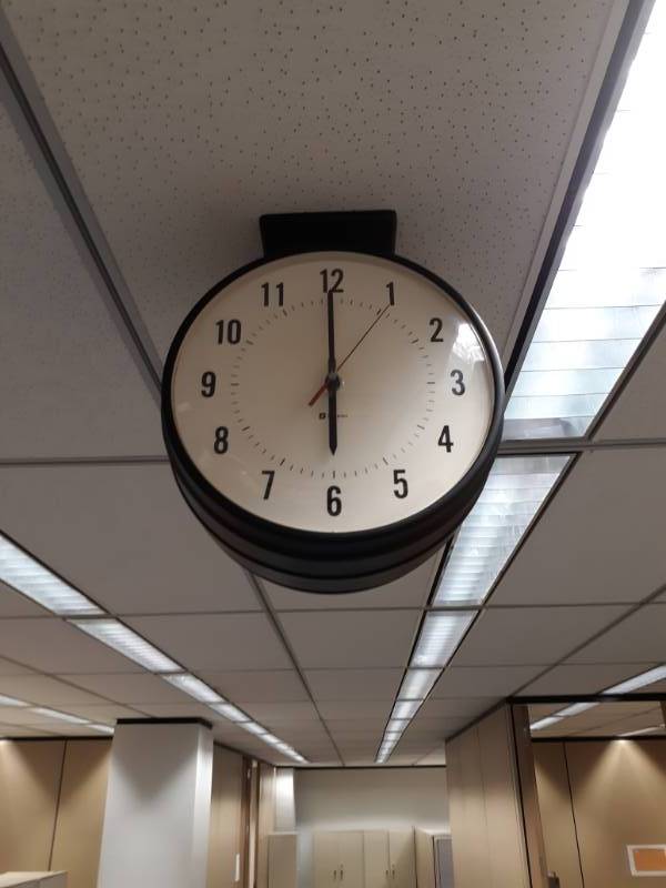 lot 9542 image: Ceiling Mount Clock