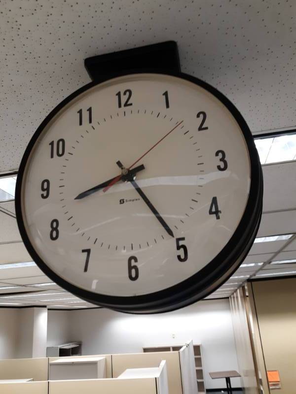 lot 9545 image: Ceiling Mount Clock