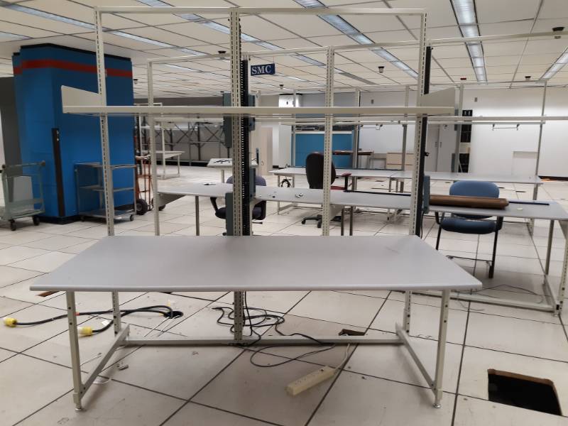 lot 9575 image: Adjustable Metal Work Station Table with Upper Shelf