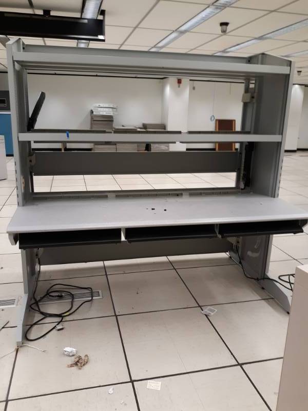 lot 9583 image: Freestanding Metal Desk w Hutch