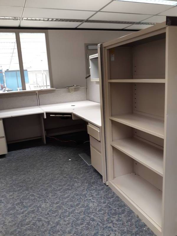 lot 9600 image: Corner Desk w Hutch,  Book Shelves
