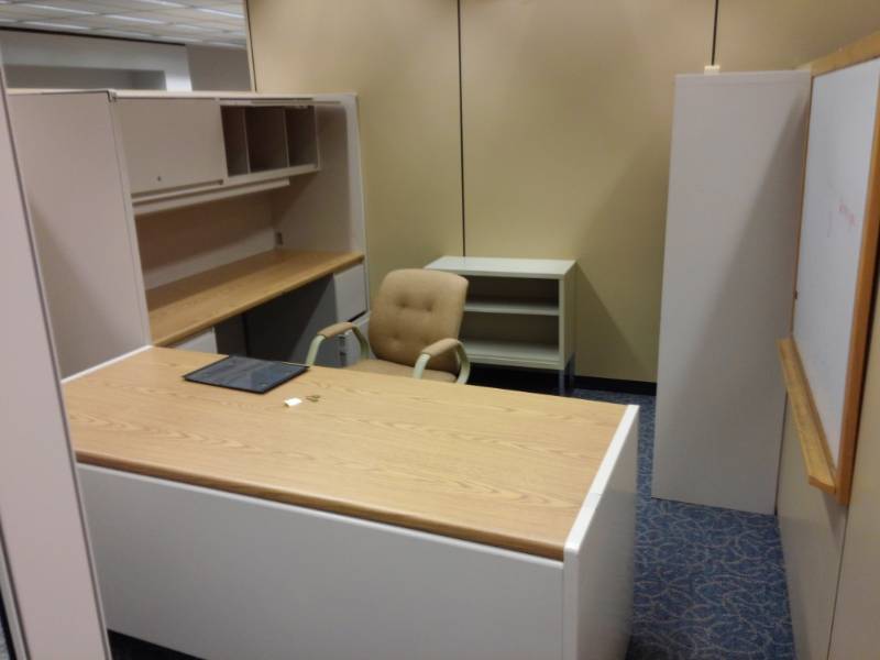 lot 9488 image: L-Shaped Workstation wRolling Office Chair, Lateral Filing Cabinet Lot