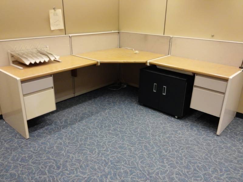 lot 9495 image: Corner Desk Unit w 2 Door Storage Cabinet
