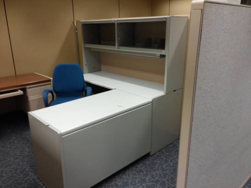 lot 9532 image: Corner Desk w Hutch, Desk and Rolling Office Chair
