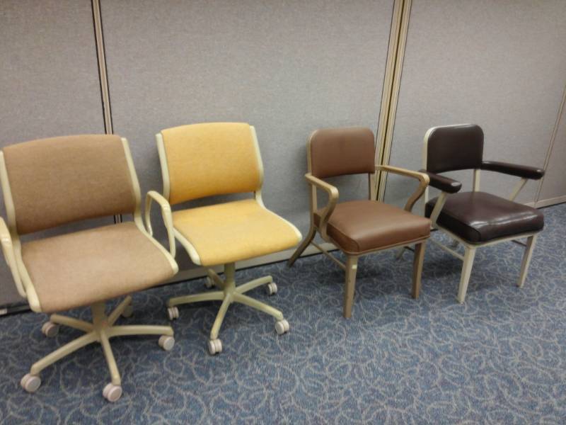 lot 9547 image: Two Rolling Office Chairs and Two Metal Arm Chairs