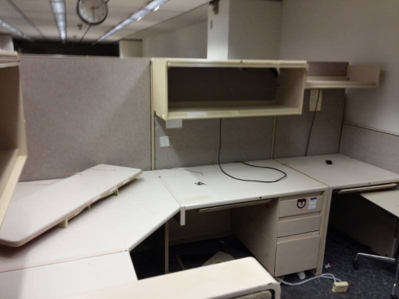 lot 9555 image: Wrap Around Desk w Hutches, Lateral Filing Cabinet and Single Workstation w Hutch