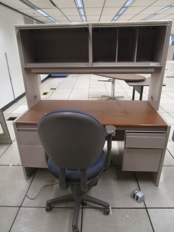 lot 9578 image: Freestanding Metal Desk w Hutch, Rolling Office Chair