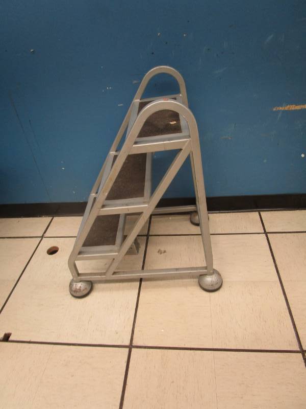 lot 9590 image: Three Step Metal Stool