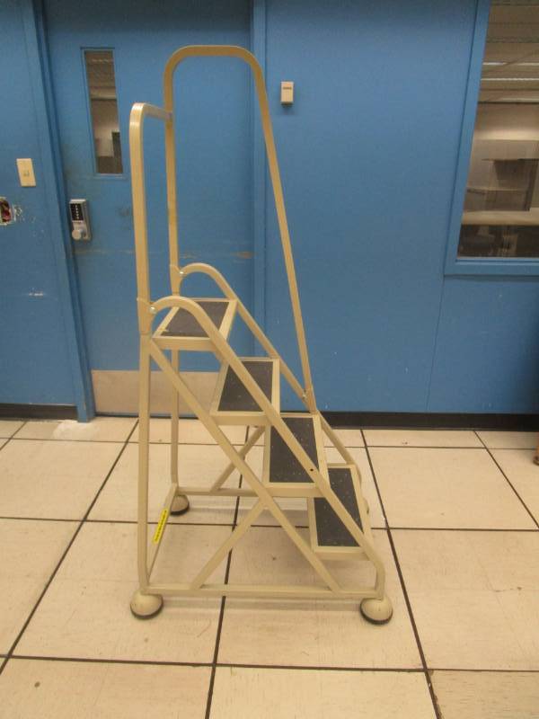 lot 9587 image: Metal Stairs