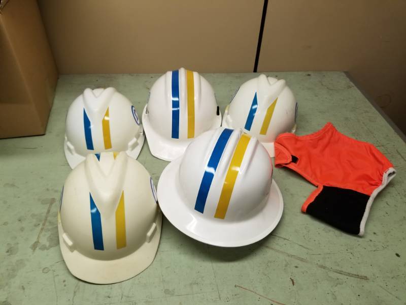 lot 8030 image: Lot of 5 Hard Hats and Hat Liner