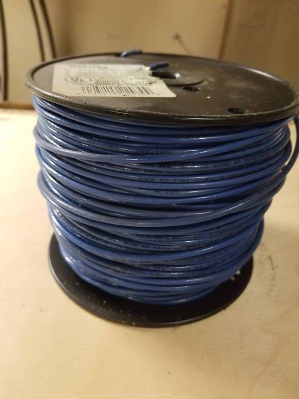 lot 8083 image: Spool of 12 19w THHN Blu Wire