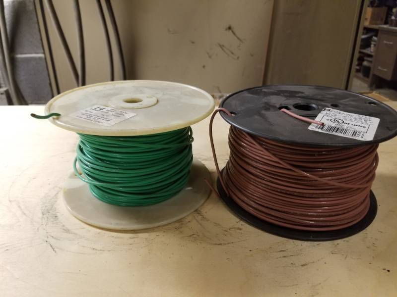 lot 8103 image: 14 Brown & Green Wire Spools