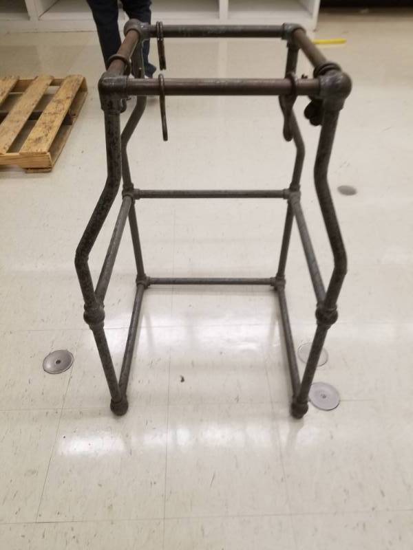 lot 9820 image: Metal Mail Bag Hanging Rack