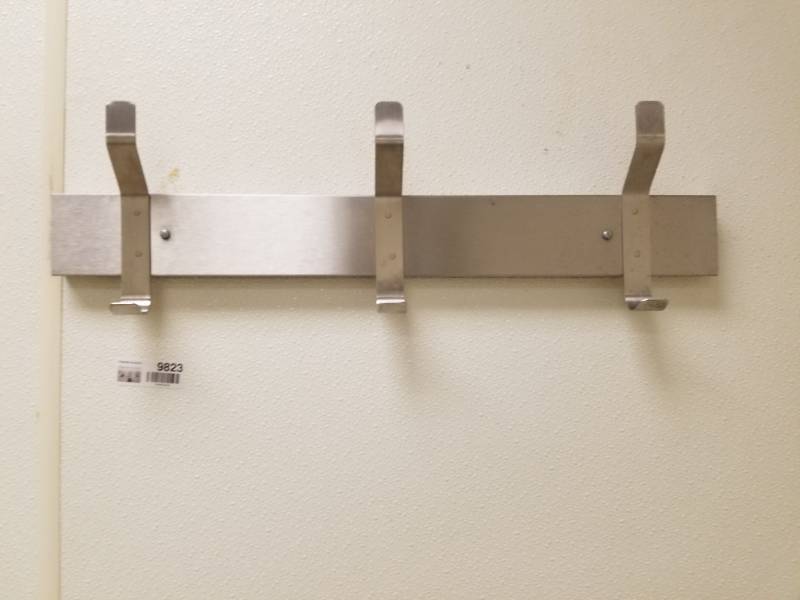 lot 9823 image: Wall Mount 3 Hook Coat Rack