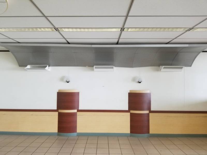 lot 9830 image: Wall Sconces, Ceiling and Wall Dcor