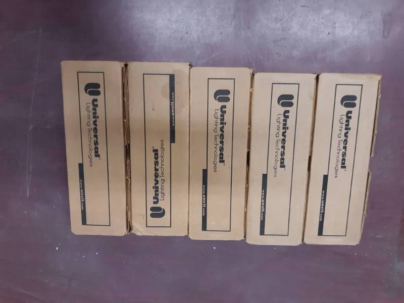 lot 8063 image: Triad Electronic Ballast for 40W2G11 Lamps Lot of 5