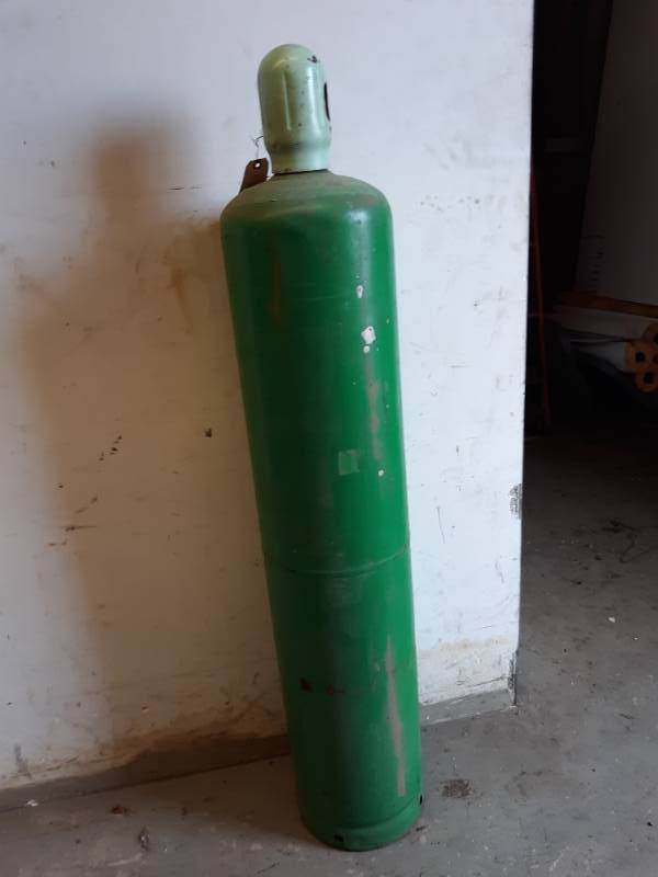 lot 8070 image: Kaiser Chemicals 22 Refrigerant Bottle