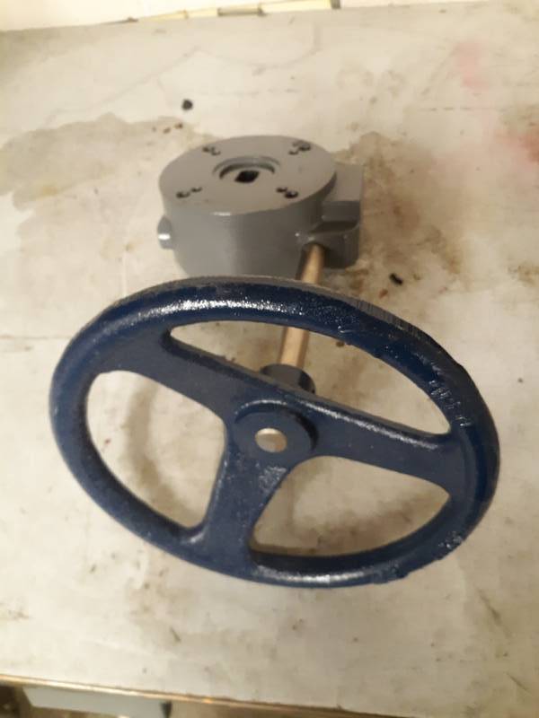 lot 8015 image: Shut Off Valve with Handle