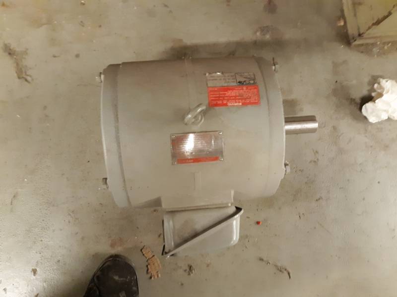 lot 8112 image: GE Energy Saver AC Motor Phase 3   Model Sk52...