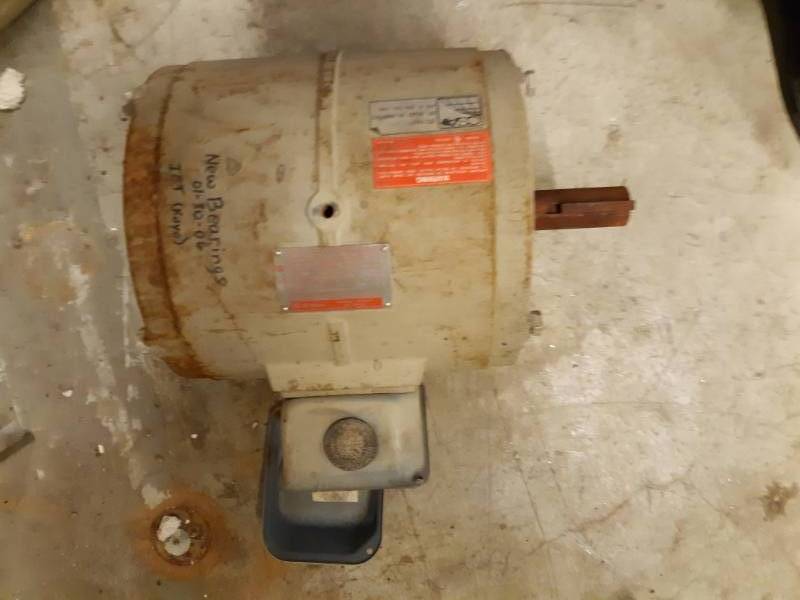 lot 8115 image: GE Energy Saver AC Motor Phase 3   Model Sk52...
