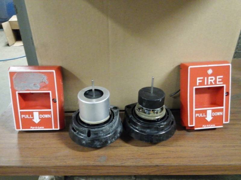 lot 8050 image: Fire Alarm Boxes