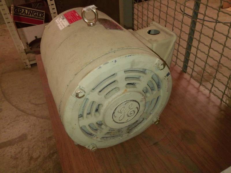 lot 8053 image: GE Energy Saver AC Motor Phase 3   Model Sk52...