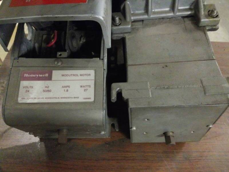 lot 8059 image: Honeywell Modutrol Motor