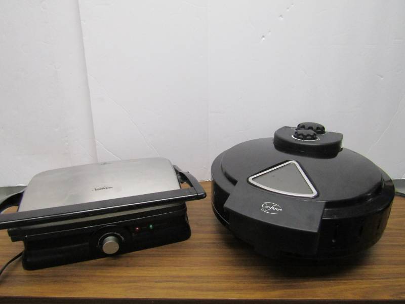 lot 3323 image: Panini Maker and Pizza Oven