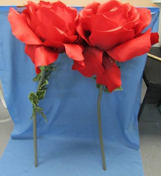 lot 3330 image: Huge Paper Roses