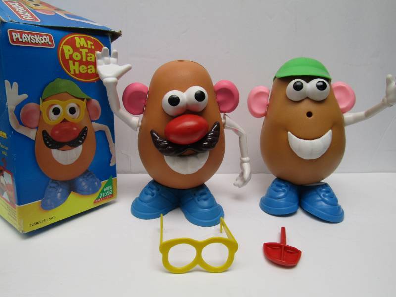 lot 3344 image: Mr and Mrs Potato Heads