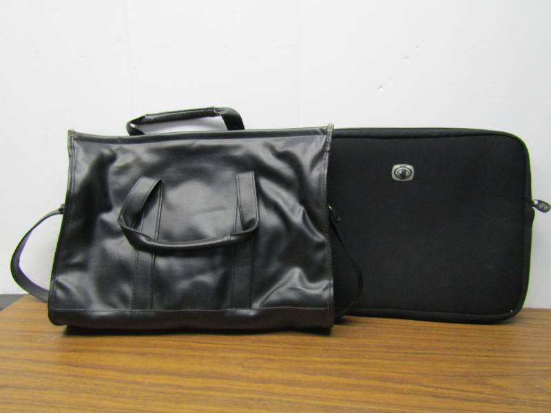 lot 3347 image: Laptop CaseBag With Bonus