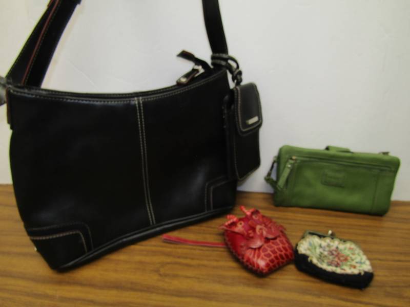 lot 3348 image: Purse and Wallet Lot