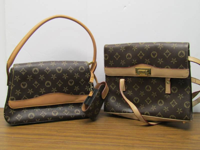 lot 3349 image: Handbag Lot of 2