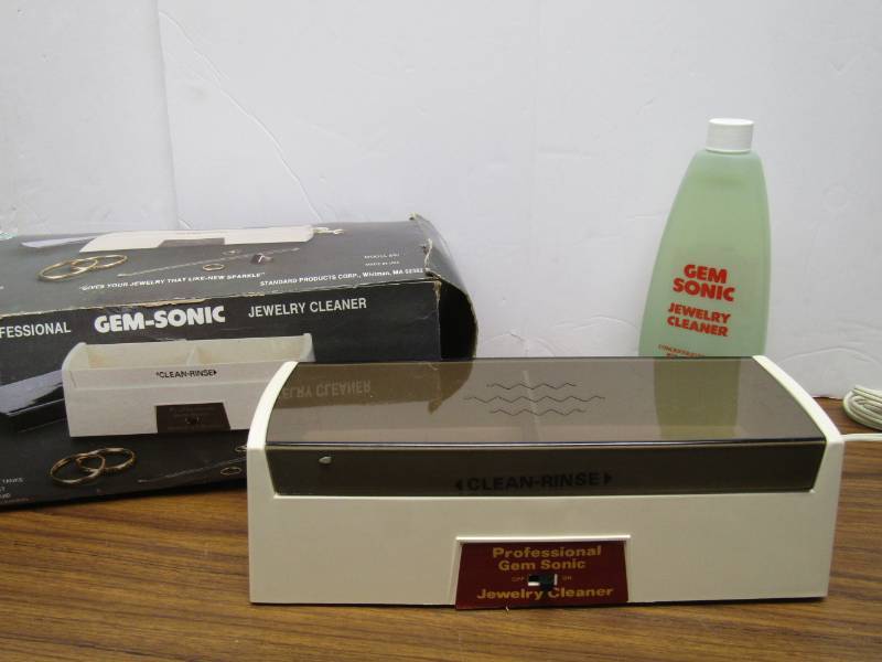 lot 3352 image: Gem-Sonic   Jewelry Cleaner