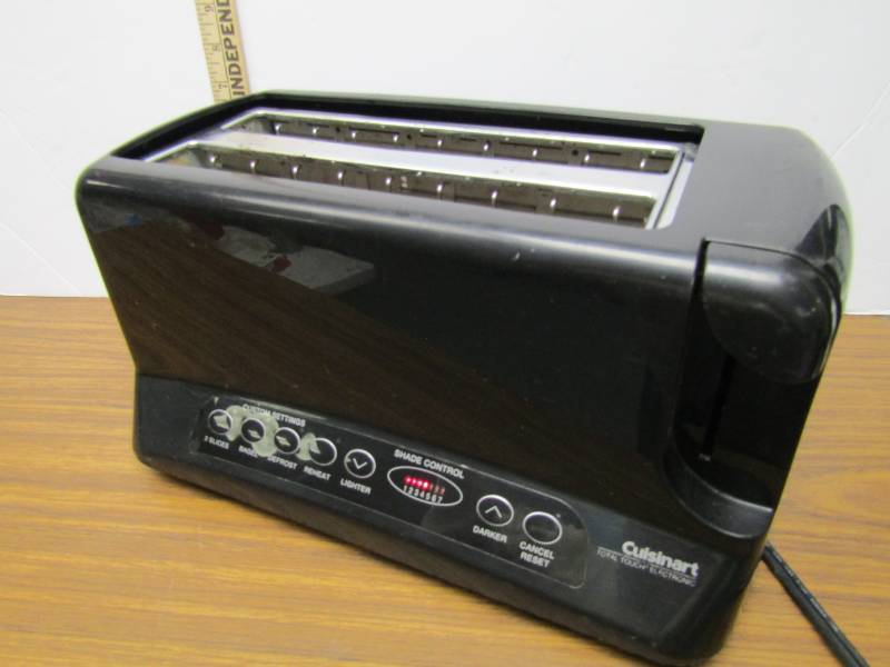 lot 3364 image: Cuisinart Toaster