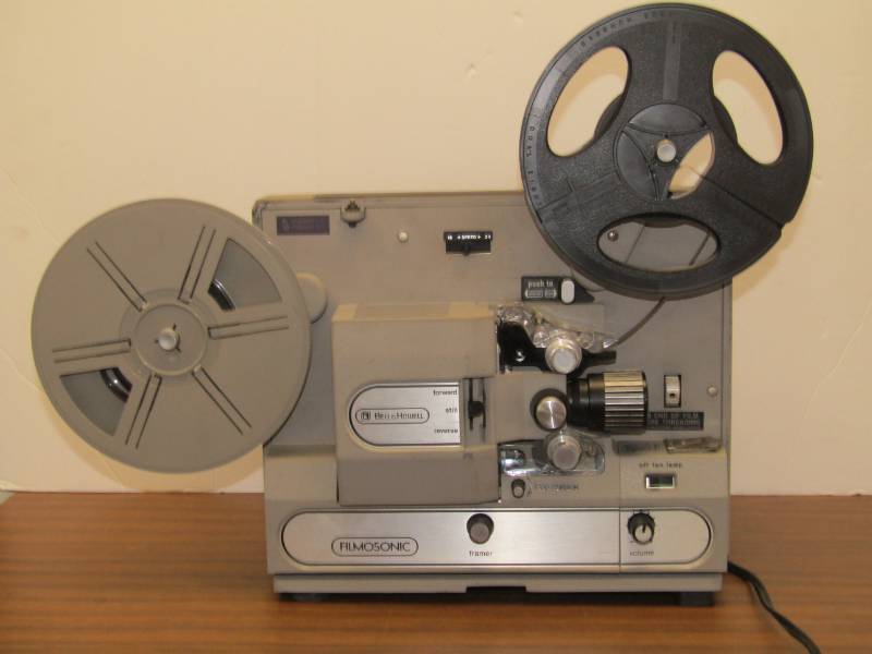 lot 3368 image: Bell and Howell 8mm Projector-  WORKS