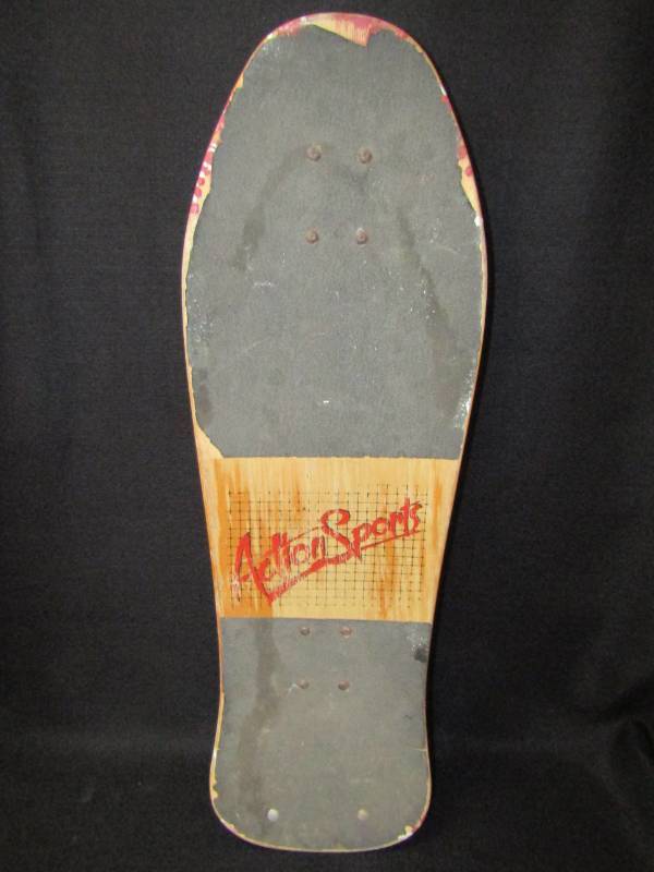 lot 3411 image: Skateboard Deck