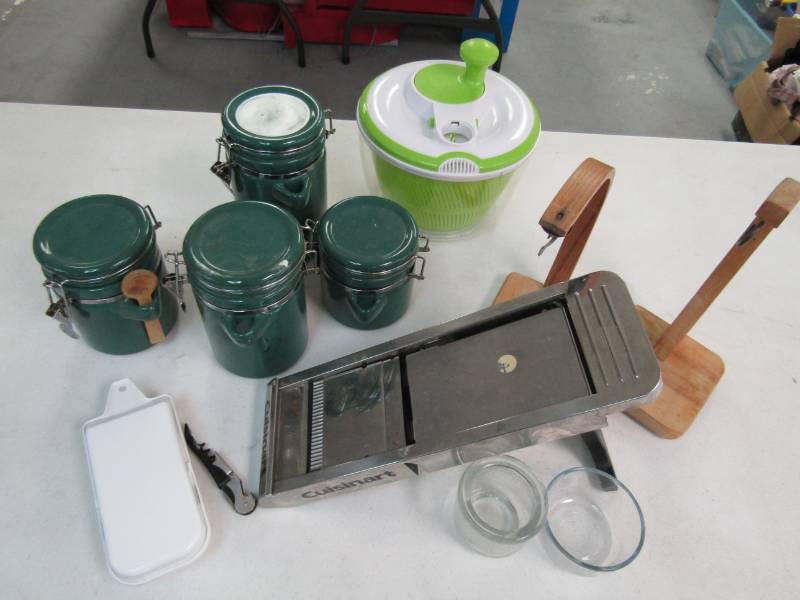 lot 3416 image: Kitchen Lot