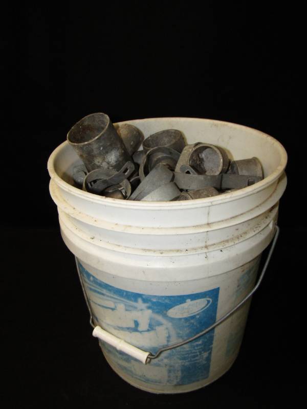 lot 3419 image: Bucket of Fencing materials- Chain Link