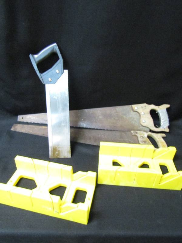 lot 3420 image: Saw Lot and Miter Box
