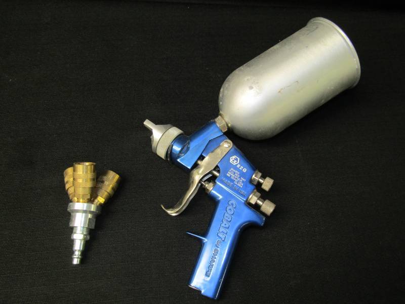 lot 3440 image: Paint Gun- Air Sprayer- Bonus Triple Air Coupler