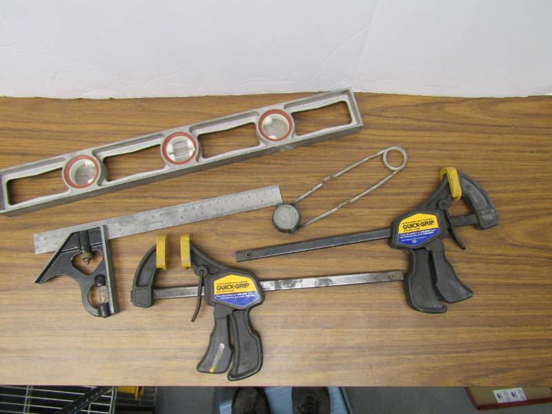 lot 3441 image: Clamps-Level- Bonus- TOOLS