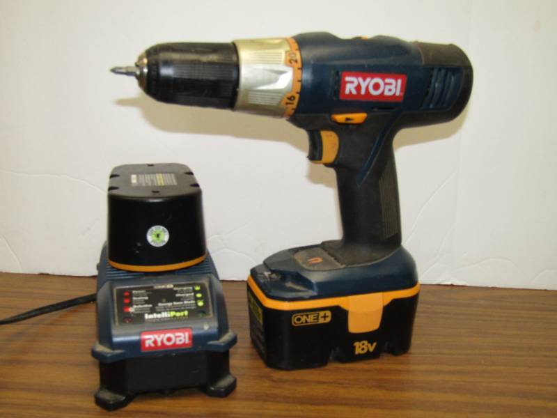 lot 3447 image: 18v Ryobi Drill 2 Weak or Dead Batteries and Charger
