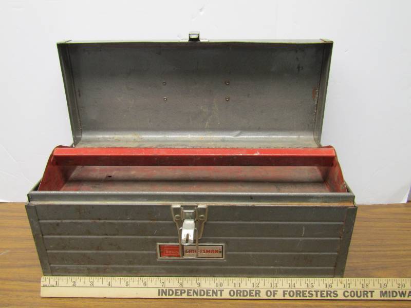 lot 3454 image: Craftsman Metal Tool Box With Tray