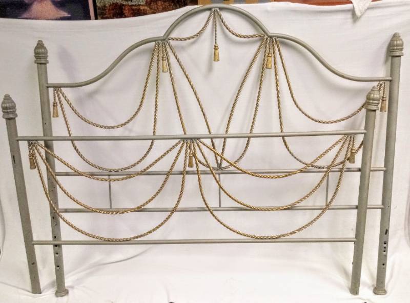 lot 5339 image: Gorgeous 60 Headboard & Foot board