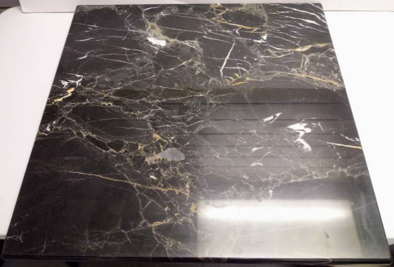 lot 5340 image: 72 Pounds    29 12 x 29 12  Piece of Marble